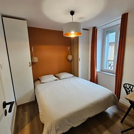 4, 5 Et 10 Personnes Renoves En Centre-ville