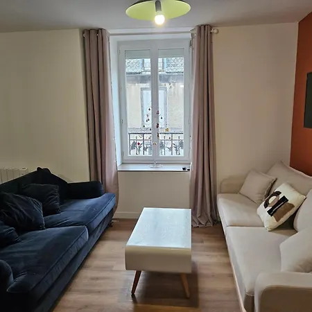 4, 5 Et 10 Personnes Renoves En Centre-ville Mont-Dore