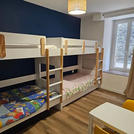 4, 5 Et 10 Personnes Renoves En Centre-ville *