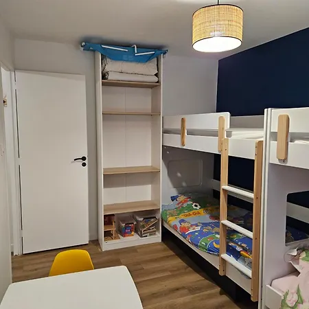 4, 5 Et 10 Personnes Renoves En Centre-ville Apartamento