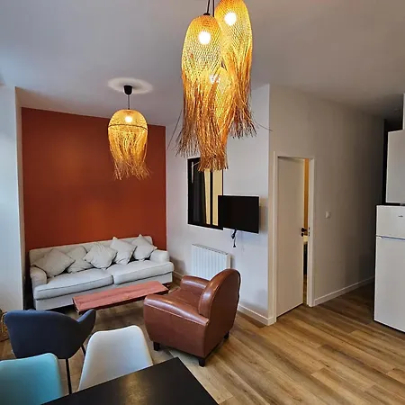 4, 5 Et 10 Personnes Renoves En Centre-ville *