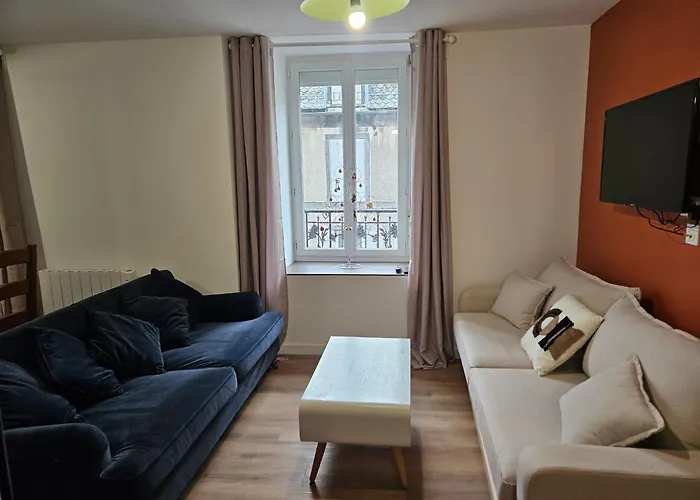 4, 5 Et 10 Personnes Renoves En Centre-ville Mont-Dore