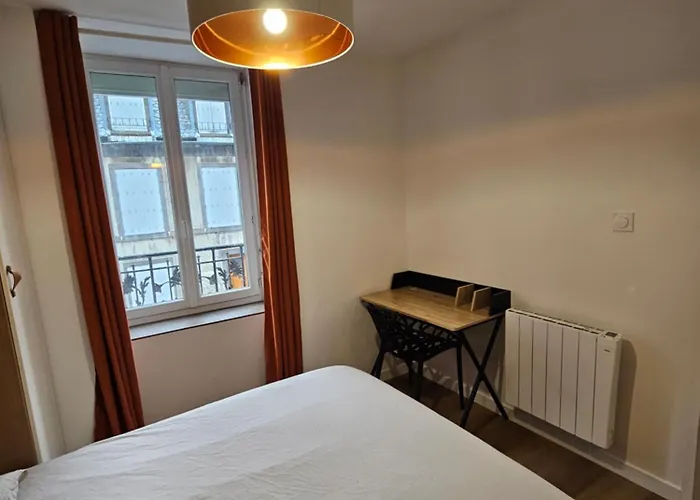 4, 5 Et 10 Personnes Renoves En Centre-ville Apartment *