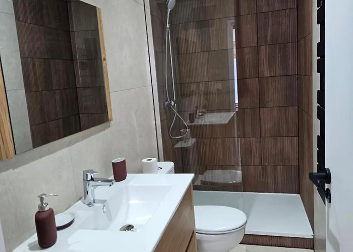 4, 5 Et 10 Personnes Renoves En Centre-ville *